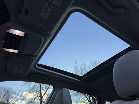 Used 2023 Subaru Forester Premium image 19