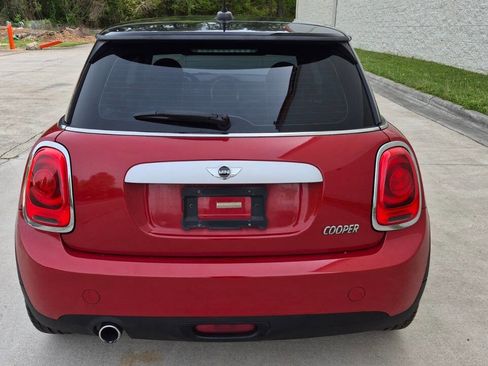 Used 2014 MINI Cooper 2-Door Hardtop image 4