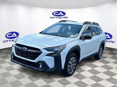 Used 2023 Subaru Outback Premium image 9