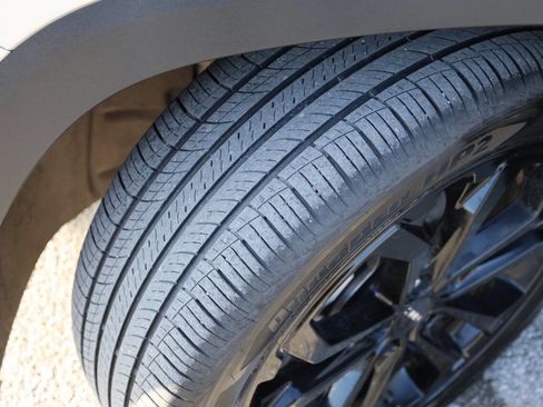 Used 2020 GMC Terrain SLE w/ Driver Convenience Package image 25