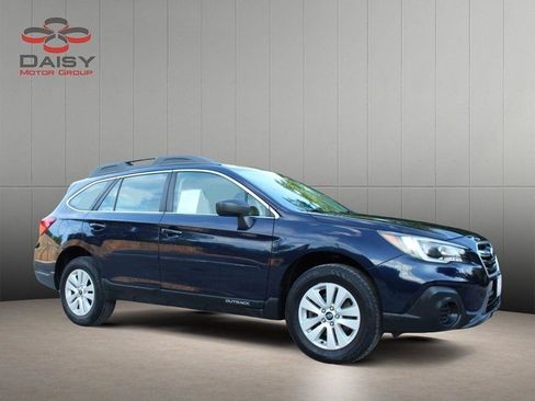 Used 2018 Subaru Outback 2.5i AWD/4WD image 3