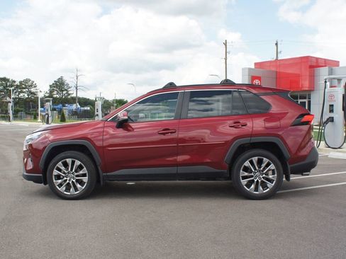Used 2023 Toyota RAV4 XLE Premium FWD image 12