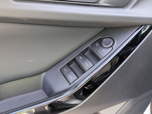 Used 2025 Chevrolet Equinox LT AWD/4WD image 13
