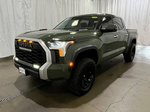 Used 2023 Toyota Tundra Limited AWD/4WD image 8