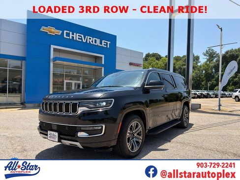 Used 2024 Jeep Wagoneer L Series II w/ Flexible Seating Group RWD image 1