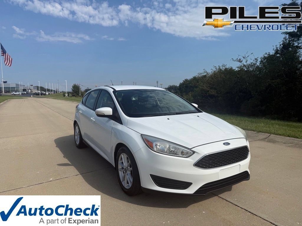 Used 2016 Ford Focus SE FWD image 1