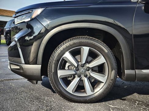 Used 2024 Honda Pilot Touring image 10