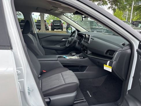New 2026 Nissan Rogue SV FWD image 17
