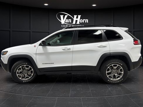 Used 2022 Jeep Cherokee Trailhawk w/ Trailer Tow Group AWD/4WD image 4