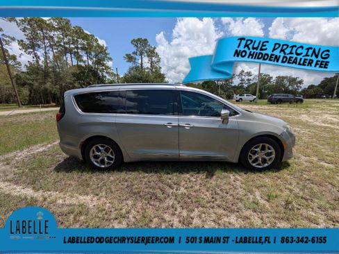 Used 2019 Chrysler Pacifica Limited FWD image 5