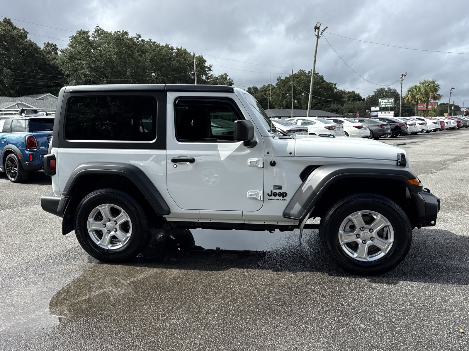 Used 2022 Jeep Wrangler Sport AWD/4WD image 6