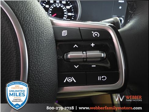Used 2023 Kia Carnival LX FWD image 29