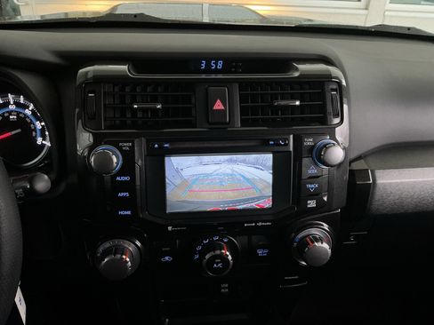 Used 2019 Toyota 4Runner TRD Off-Road Premium image 10