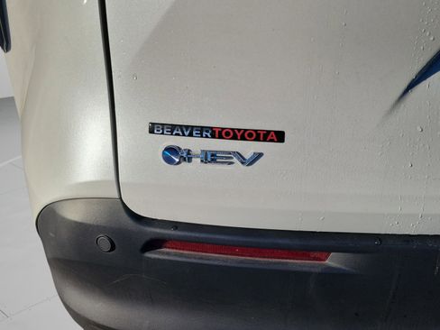 Used 2025 Toyota Sienna XLE image 23