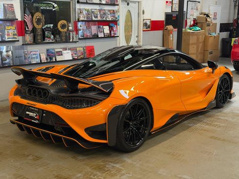 Used 2021 McLaren 765LT RWD image 6