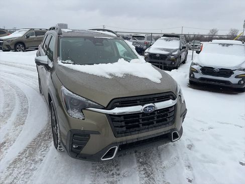 Used 2023 Subaru Ascent Touring image 3