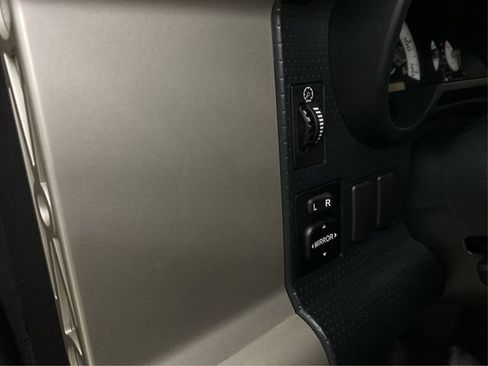 Used 2007 Toyota FJ Cruiser 4WD w/ Convenience Pkg image 23