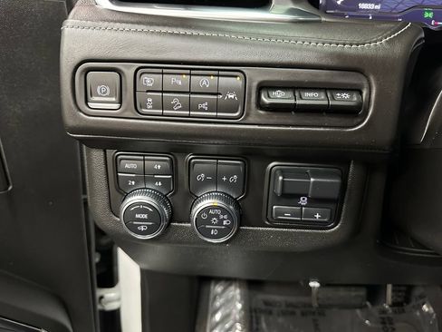 Used 2024 GMC Yukon XL Denali Ultimate AWD/4WD image 36