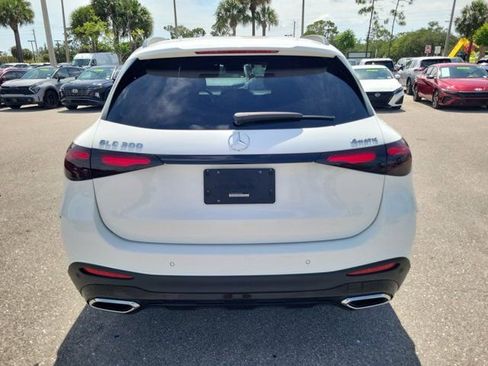 Used 2025 Mercedes-Benz GLC 300 4MATIC image 6