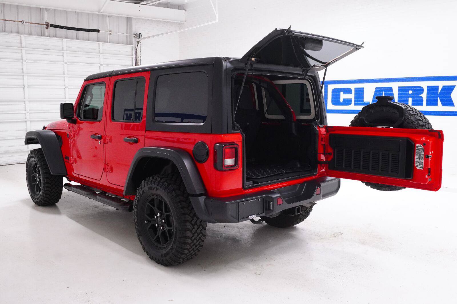 Used 2025 Jeep Wrangler Unlimited Sport AWD/4WD image 30