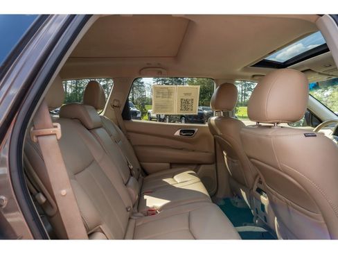 Used 2015 Nissan Pathfinder SL w/ SL Premium Package image 17