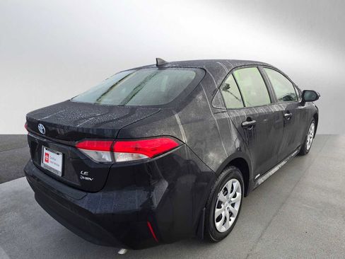 Used 2025 Toyota Corolla LE image 3
