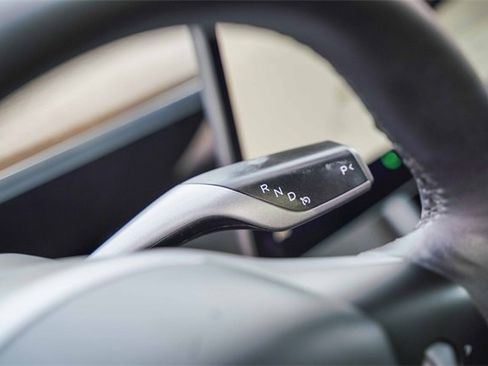 Used 2023 Tesla Model Y Long Range image 19