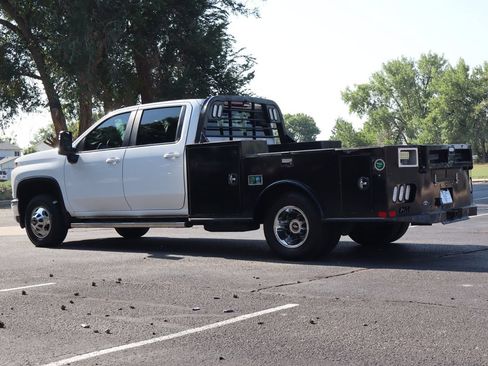 Used 2022 Chevrolet Silverado 3500 LT AWD/4WD image 7