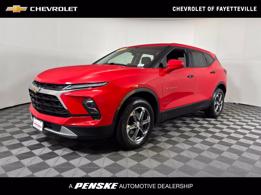 Used 2023 Chevrolet Blazer LT FWD image 1