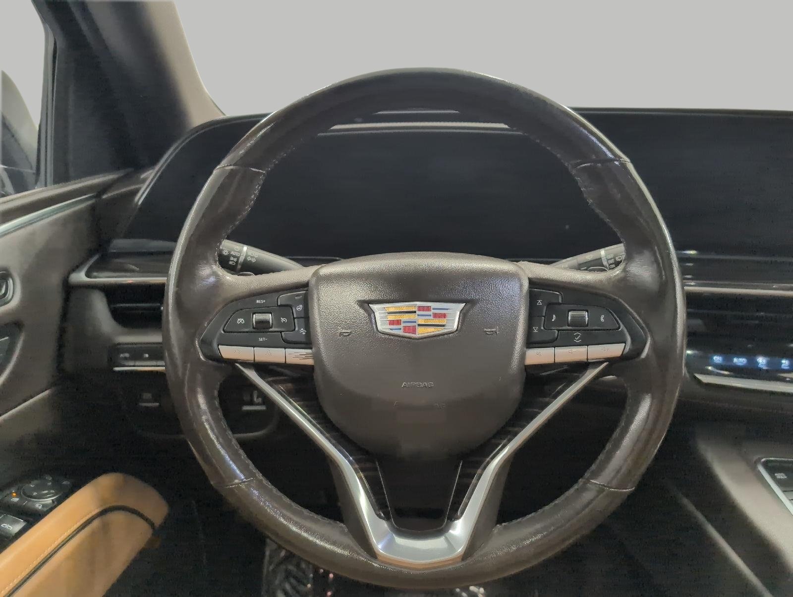 Used 2021 Cadillac Escalade Premium Luxury w/ Performance Package AWD/4WD image 5