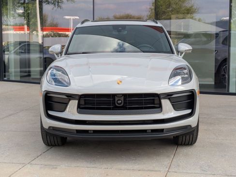 New 2026 Porsche Macan AWD/4WD image 6
