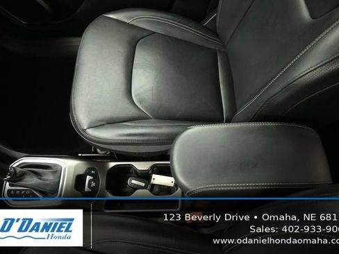 Used 2018 Jeep Renegade Limited AWD/4WD image 34