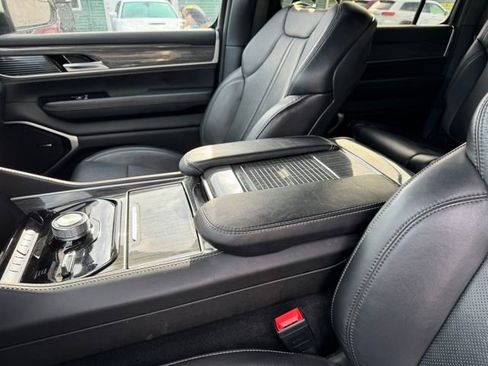 Used 2022 Jeep Wagoneer Series II image 30