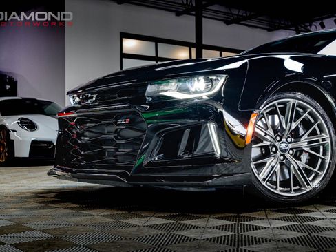 Used 2022 Chevrolet Camaro ZL1 RWD image 5