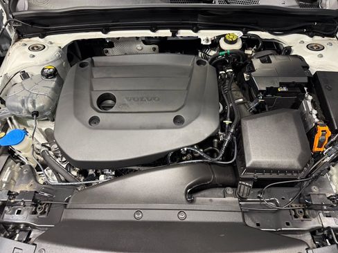 Used 2024 Volvo XC40 B5 Plus w/ Climate Package AWD/4WD image 31