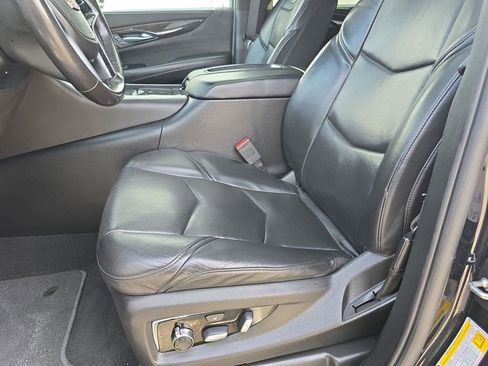 Used 2019 Cadillac Escalade Platinum image 20