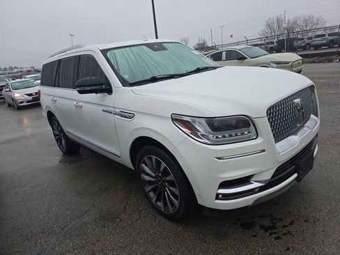 Used 2021 Lincoln Navigator Reserve w/ Luxury Package image 3