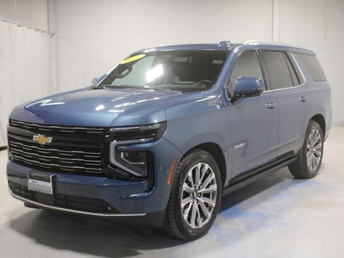 Used 2025 Chevrolet Tahoe High Country AWD/4WD image 1
