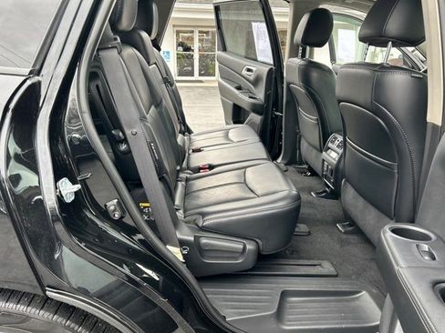 Used 2018 Nissan Pathfinder Platinum image 24