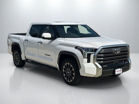 Certified 2025 Toyota Tundra Limited AWD/4WD image 3