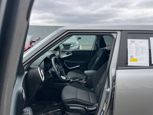 Used 2025 Kia Soul LX w/ LX Technology Package FWD image 25