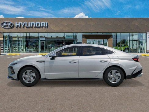New 2026 Hyundai Sonata SE FWD image 3