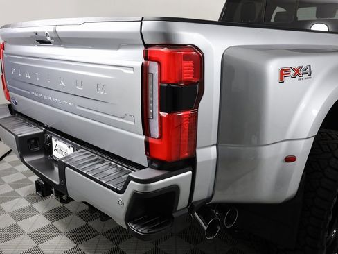 Used 2024 Ford F450 Platinum w/ FX4 Off-Road Package image 56
