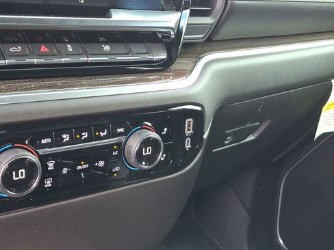 New 2025 Chevrolet Silverado 1500 LT w/ Convenience Package II image 24