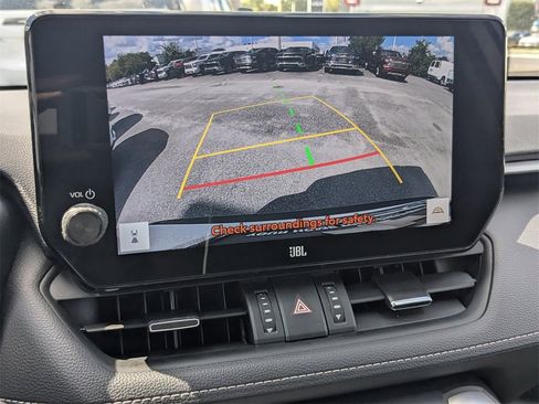 Used 2023 Toyota RAV4 XLE Premium image 17