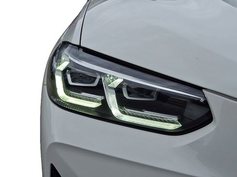 Used 2023 BMW X4 xDrive30i w/ Premium Package AWD/4WD image 10
