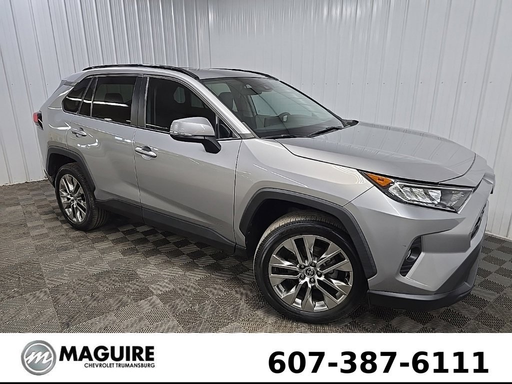 Used 2021 Toyota RAV4 XLE Premium FWD image 7