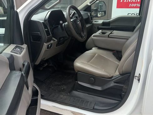 Used 2022 Ford F250 XL w/ Power Equipment Group AWD/4WD image 9