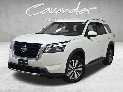 Used 2024 Nissan Pathfinder SL AWD/4WD image 1