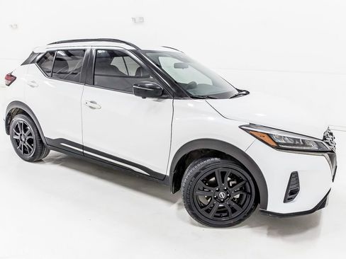 Used 2023 Nissan Kicks SR w/ SR Premium Package image 10